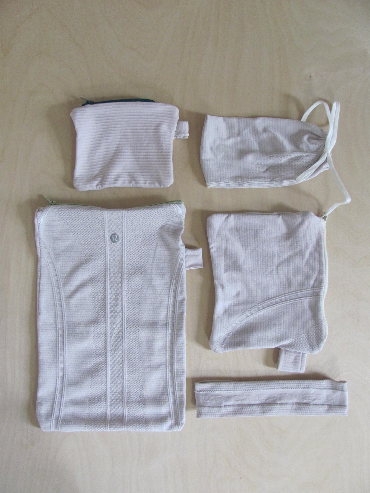 Lululemon 5 piece Bag Set