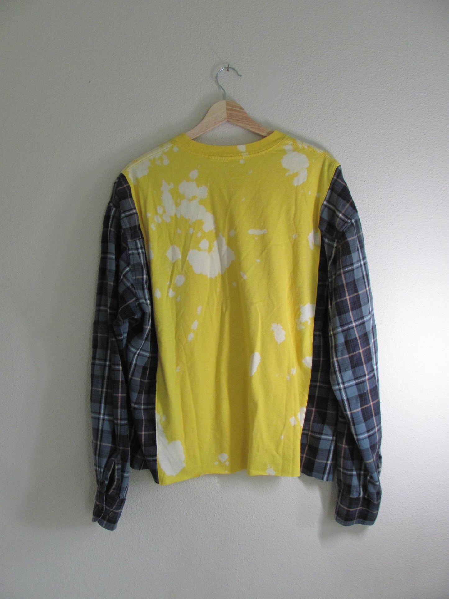 OUTSTANDING FLANNEL TEE